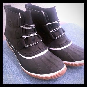 Sorel Out ‘N About Snowboot - never been worn!